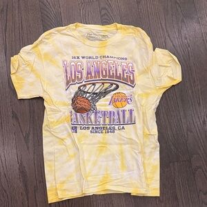 Mitchell & Ness Los Angeles Basketball Tee - Yellow and Purple